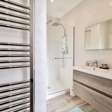 Luxury Harbour Niza